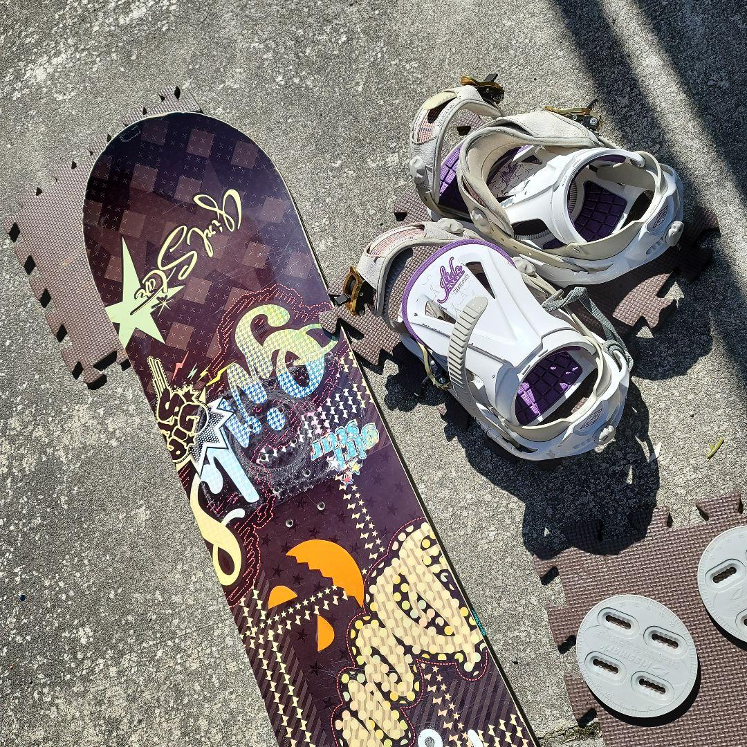 スノーボード147とビンディングのセットになります。