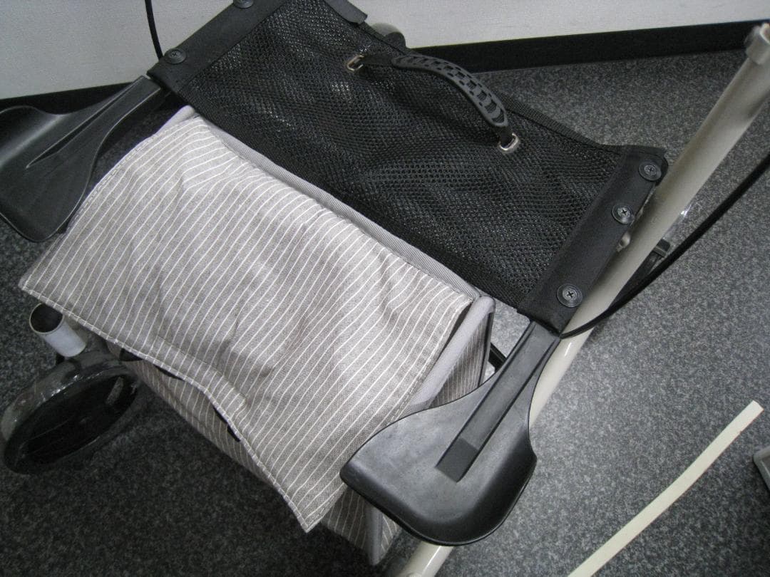 四輪 歩行車 ショッピングターン 安寿 アロン化成 送料無料 バッグ付き ②