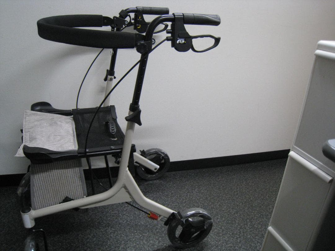 四輪 歩行車 ショッピングターン 安寿 アロン化成 送料無料 バッグ付き ②