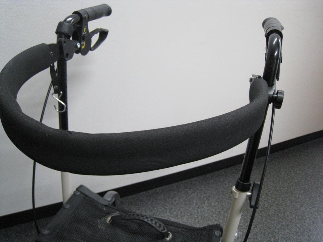 四輪 歩行車 ショッピングターン 安寿 アロン化成 送料無料 バッグ付き ②