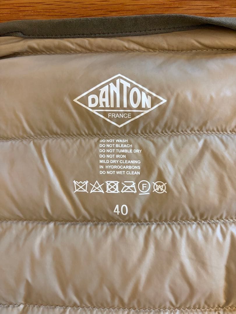 【美品・クリーニング済】DANTON インナーダウン（カーキ）