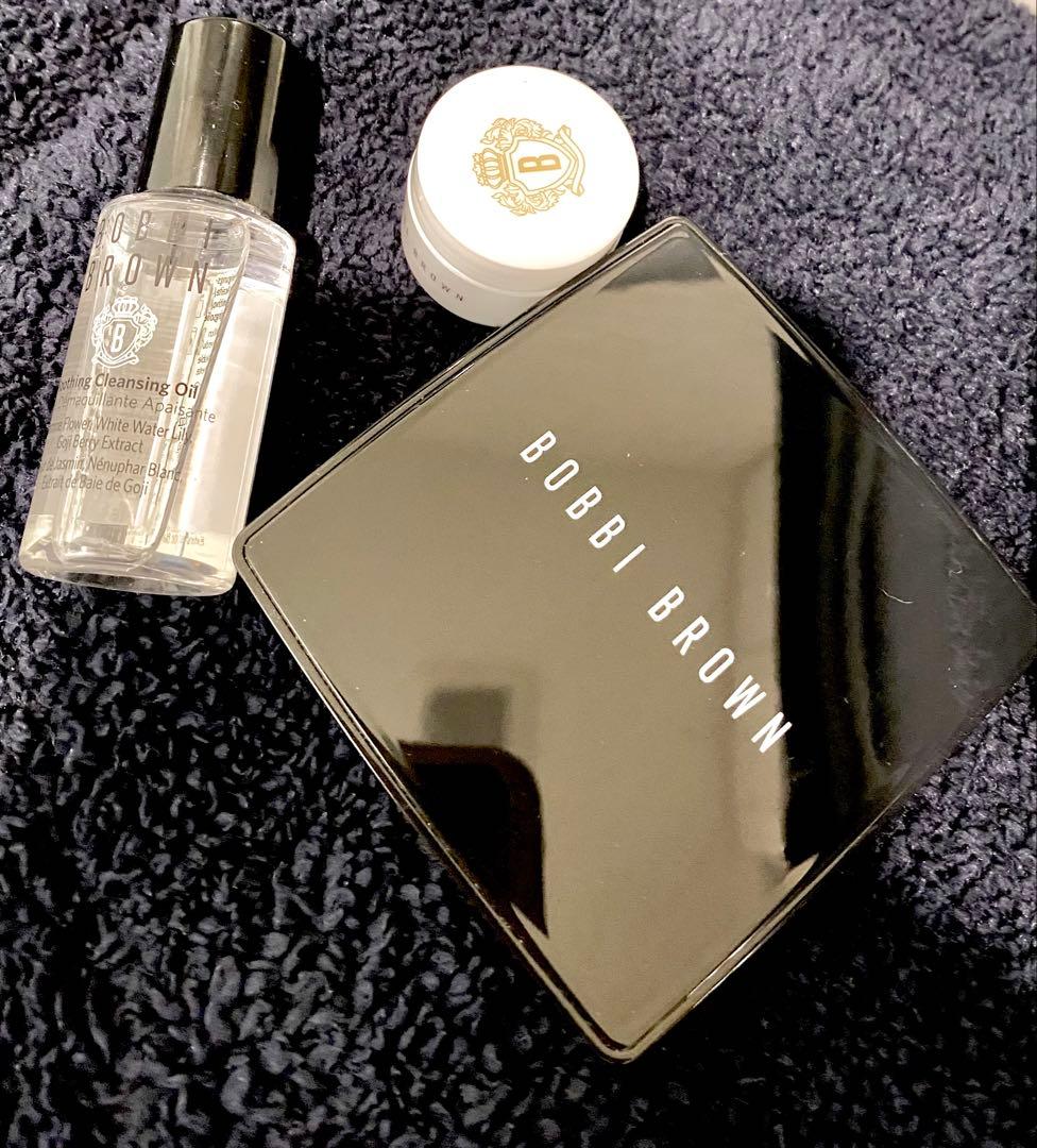 BOBBI BROWNシアーフィニッシュプレストパウダーL11 ソフトポーセリン