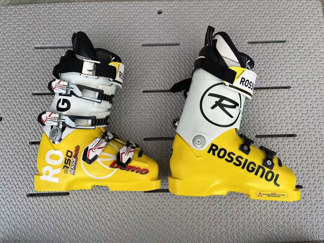 値下げ　未使用品ロシニョール ＊スキーブーツ ジャパンモデル　キッズ22.5cm