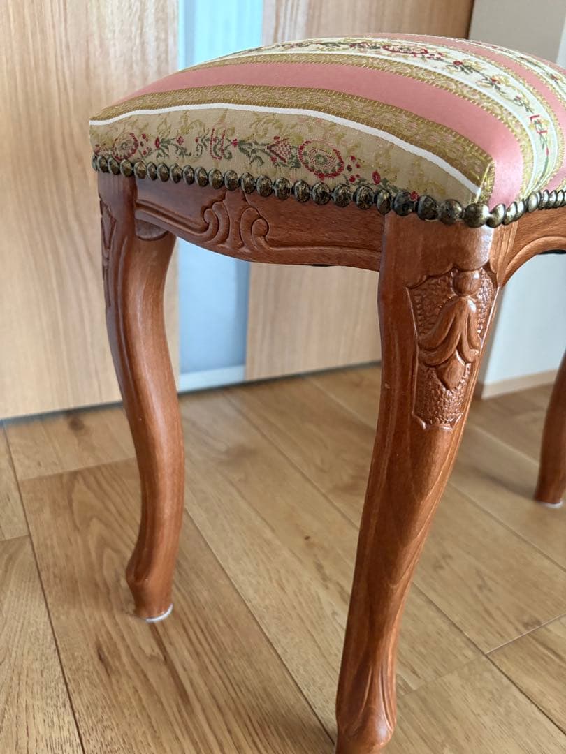 クラシックスタイル スツール　イタリア家具