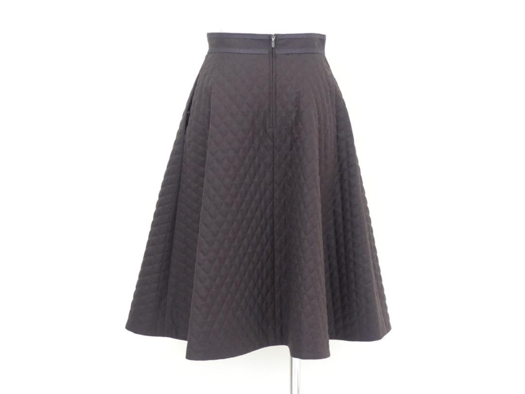 美品★FOXEYフォクシースカート クロスフレア ロゴプレート付キルティング40