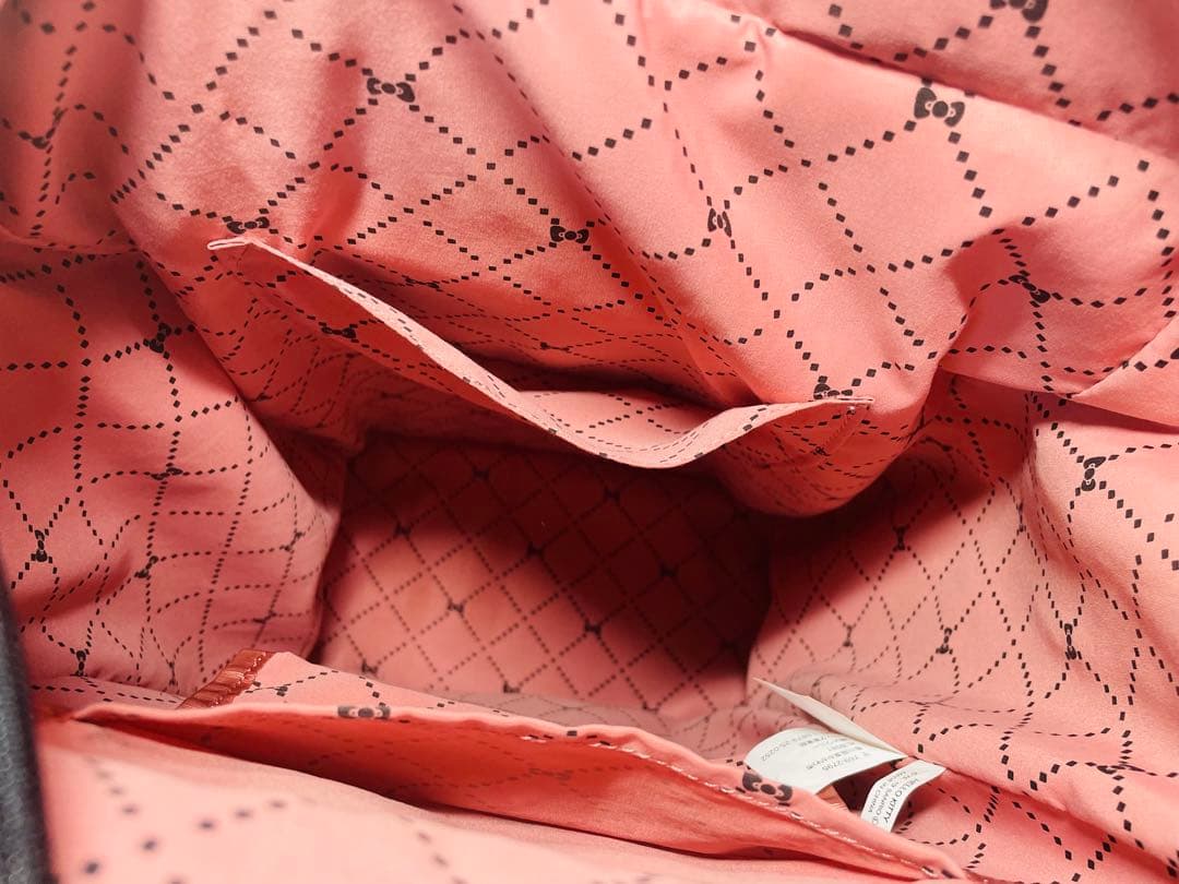 【美品】スワニー×ハローキティ　コラボ　キャリーバッグ