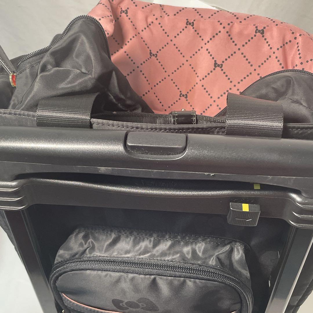 【美品】スワニー×ハローキティ　コラボ　キャリーバッグ