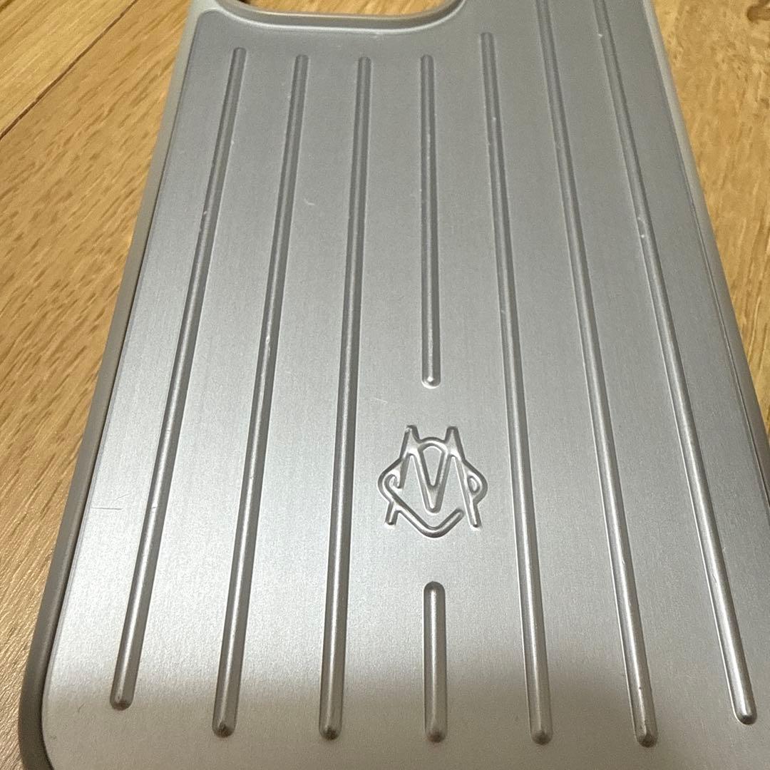 RIMOWA iPhone 15 Pro MAX用ケース アルミニウム