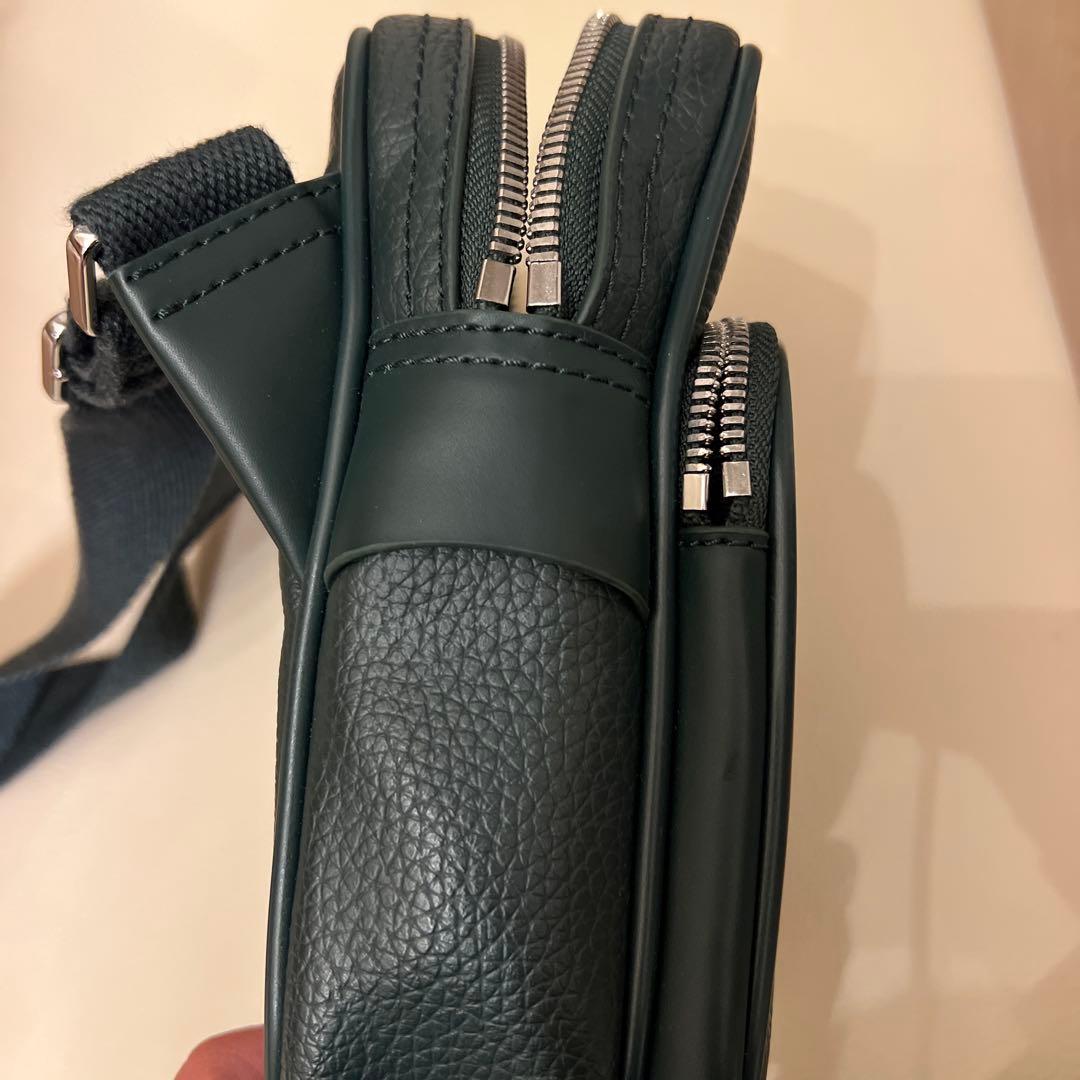 Lacoste グリーンレザー ショルダーバッグ