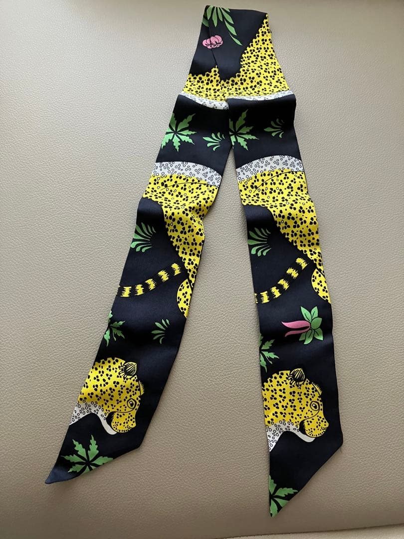 HERMES エルメス ツイリー twilly レオパード