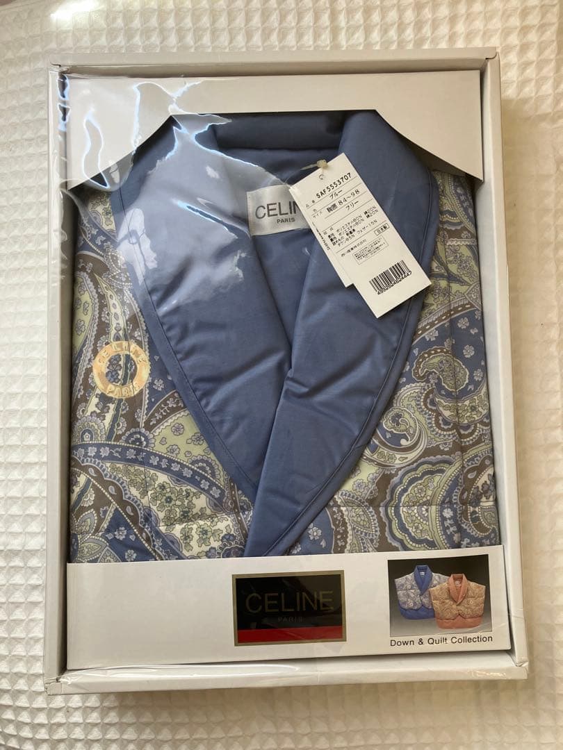 未使用 セリーヌ CELINE 羽毛 肩当て ダウンベスト - メルカリ