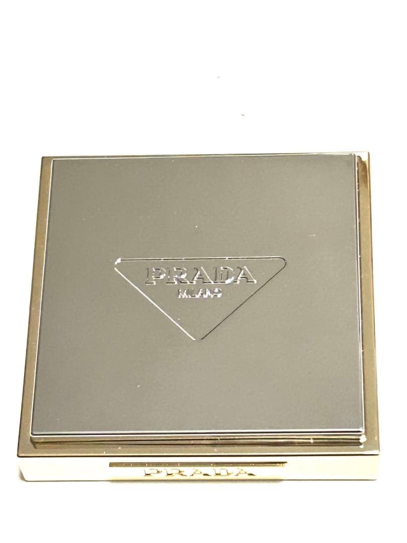 PRADA アイシャドウパレット トライアングルデザイン　03 PULSE