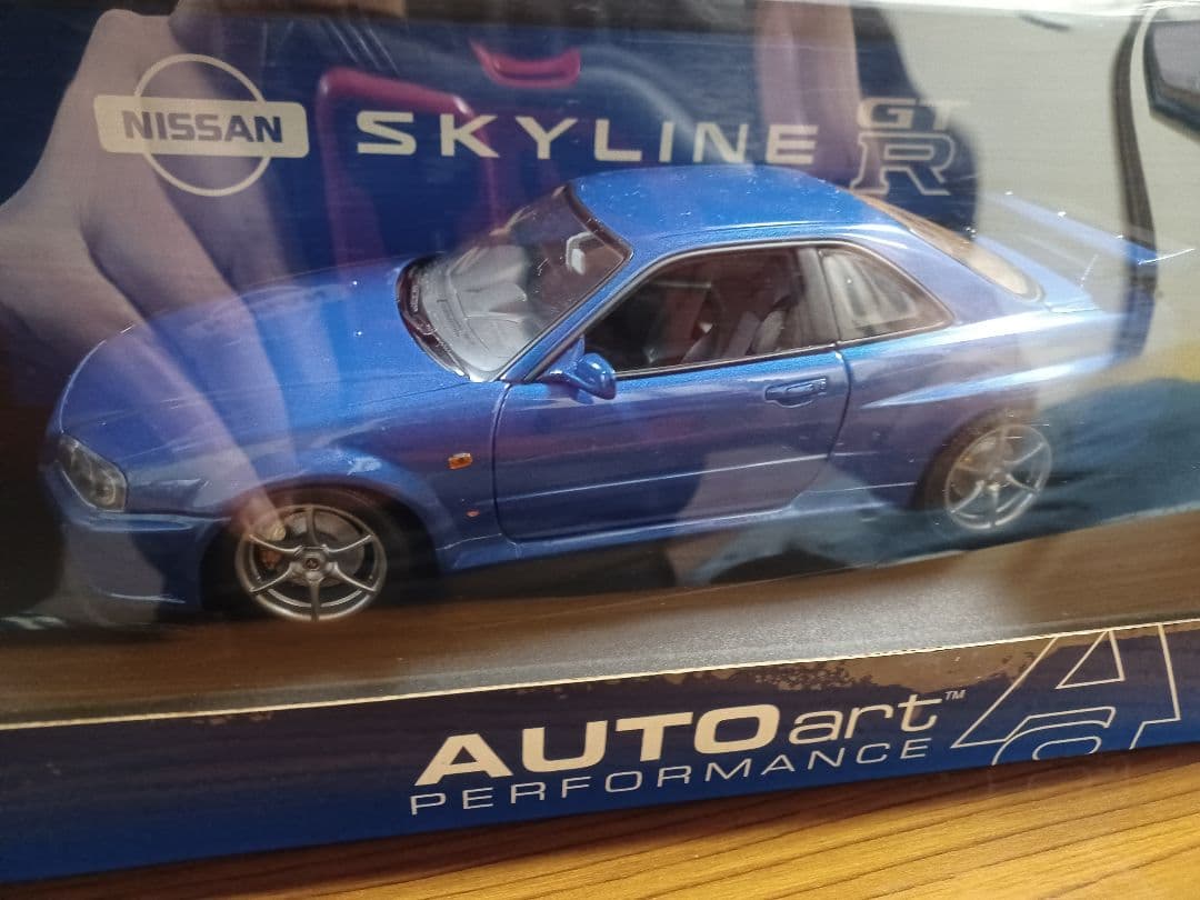a*p様 AUTOart Nissan Skyline 1/18 ミニカー