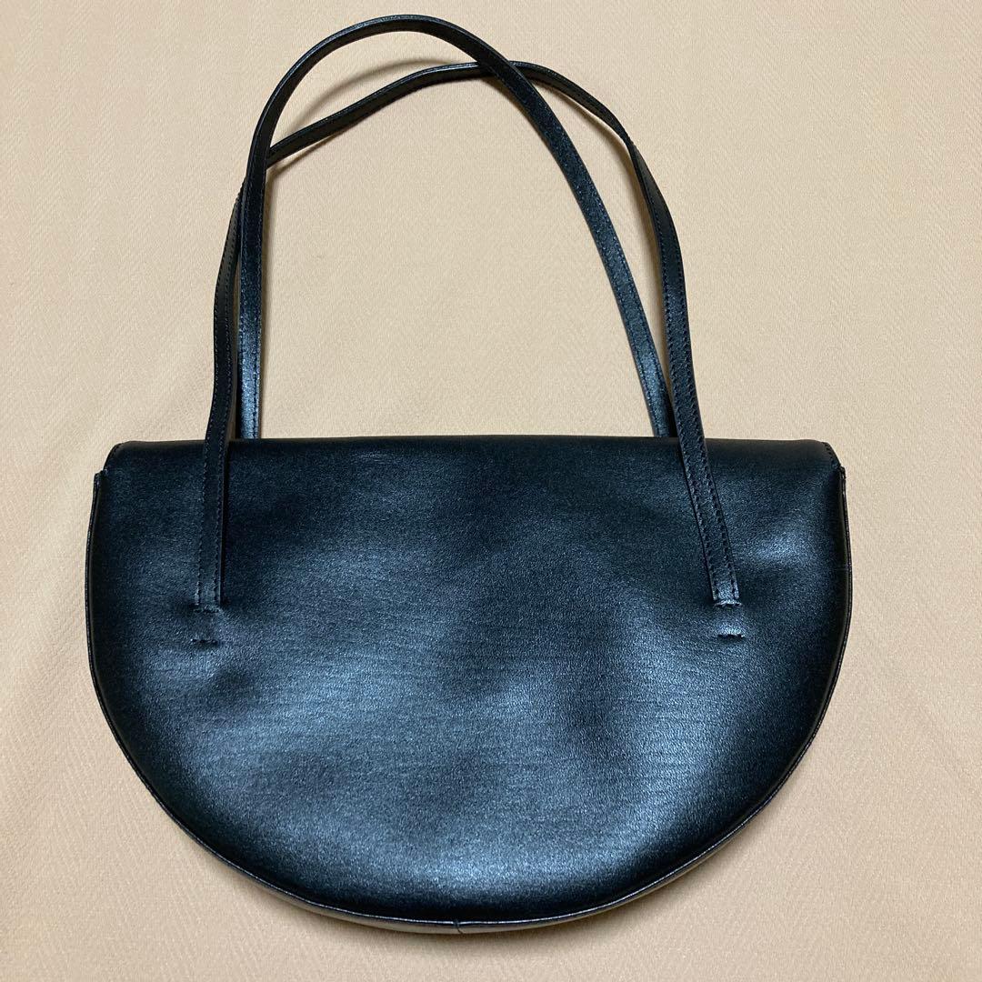 ラシット レザー ハーフムーントートバッグ 黒 Black - メルカリ