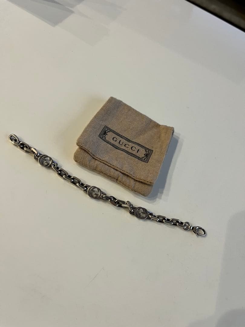 GUCCI シルバーブレスレット 専用ポーチ付き
