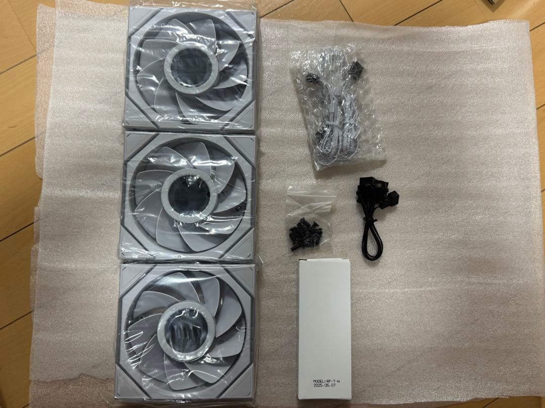 Lian Li UNI FAN TL WIRELESS LCD 120 ホワイト