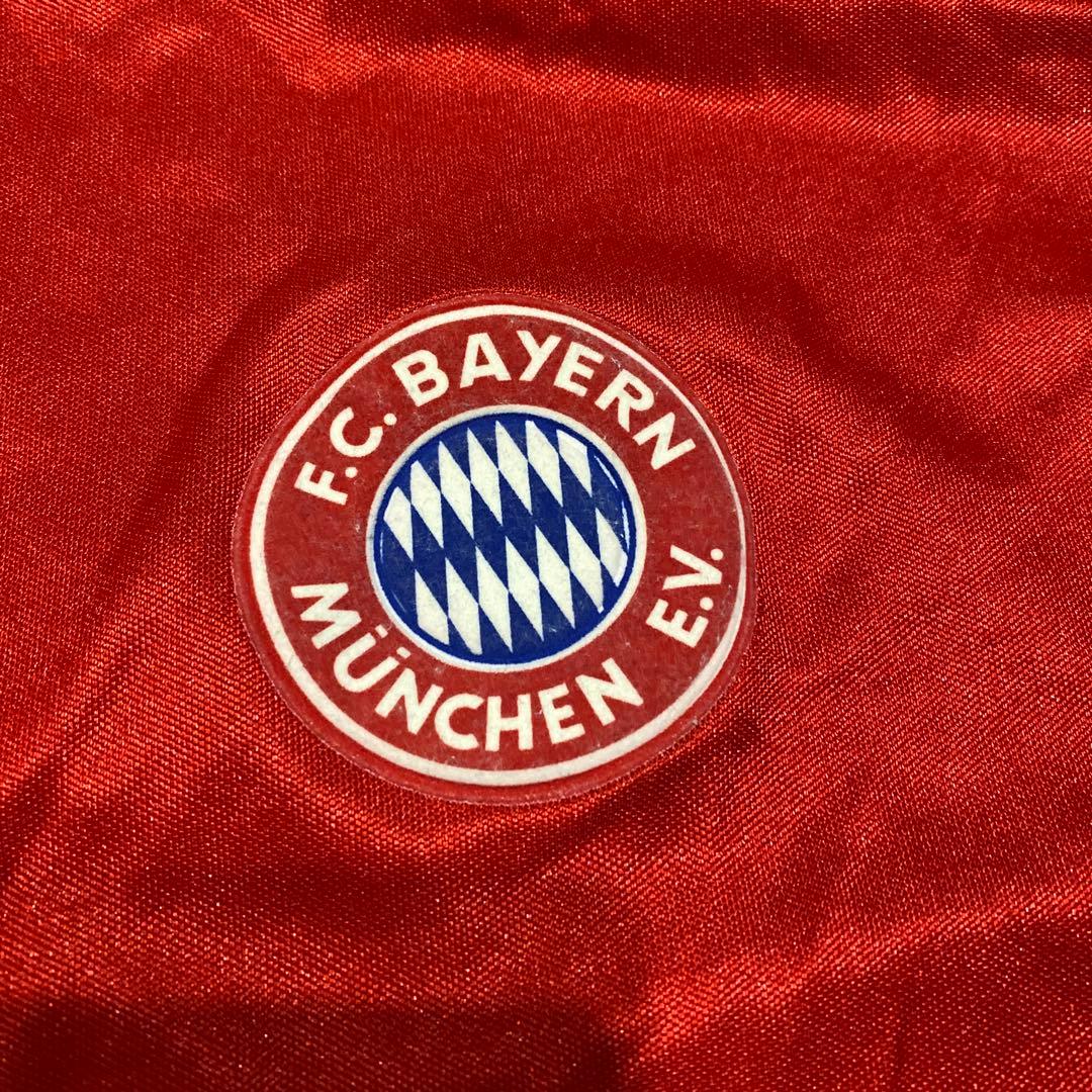 FC Bayern München 赤 シャツ