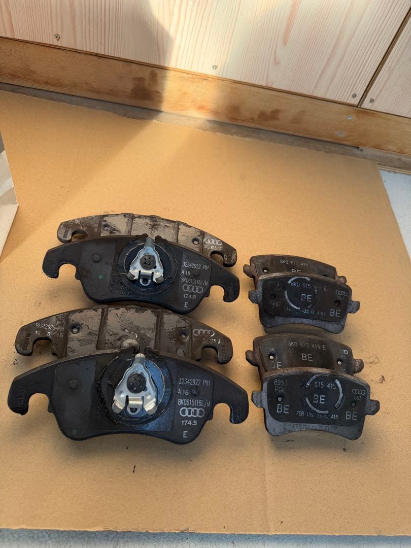 [新品] Audi A5用 純正ブレーキパッド+おまけ付き