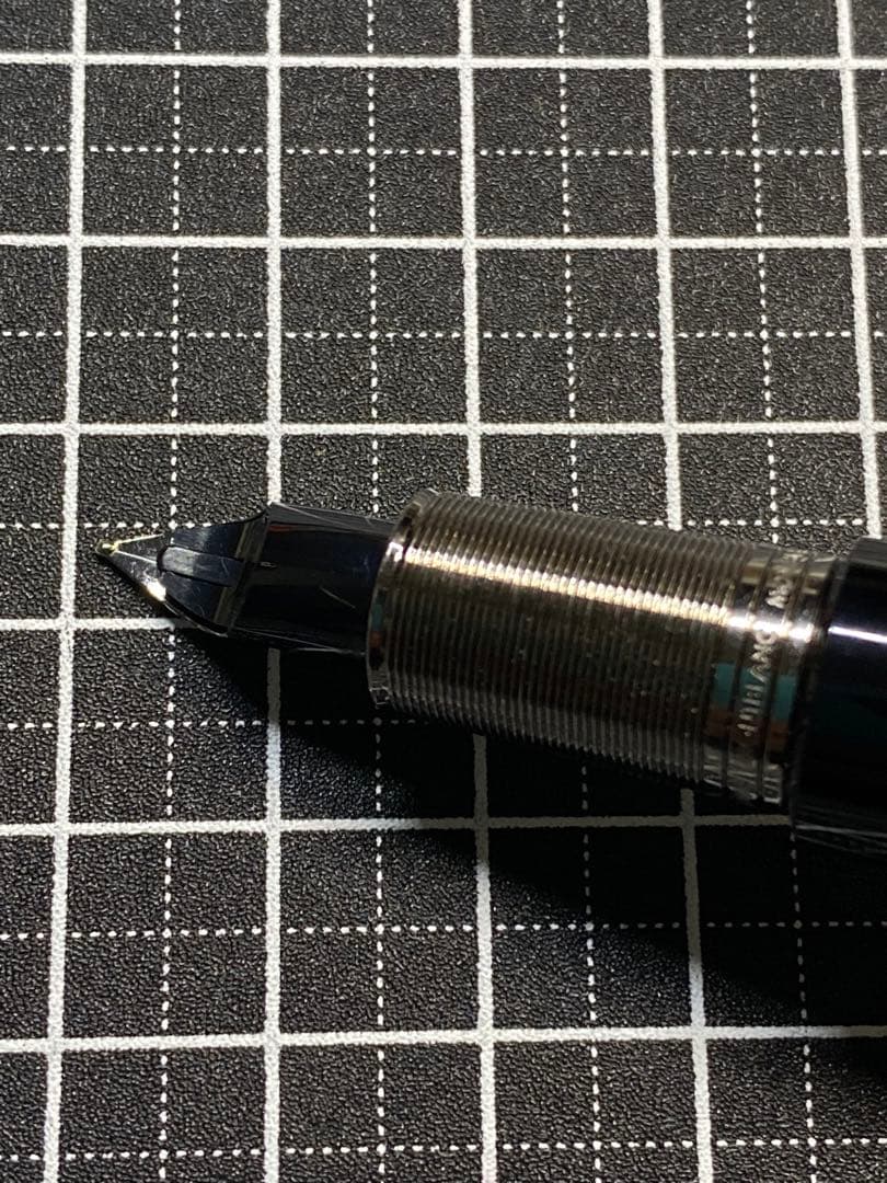 MONTBLANC M マーク・ニューソン 字幅F程度