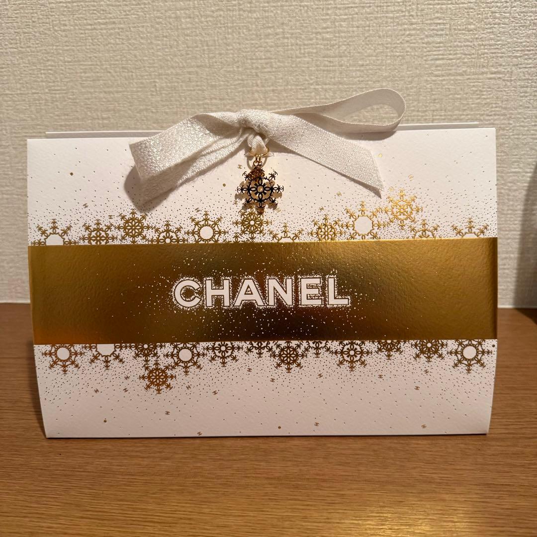 シャネルクリスマスコフレ2024トータルルックセット＋コンパクトミラー