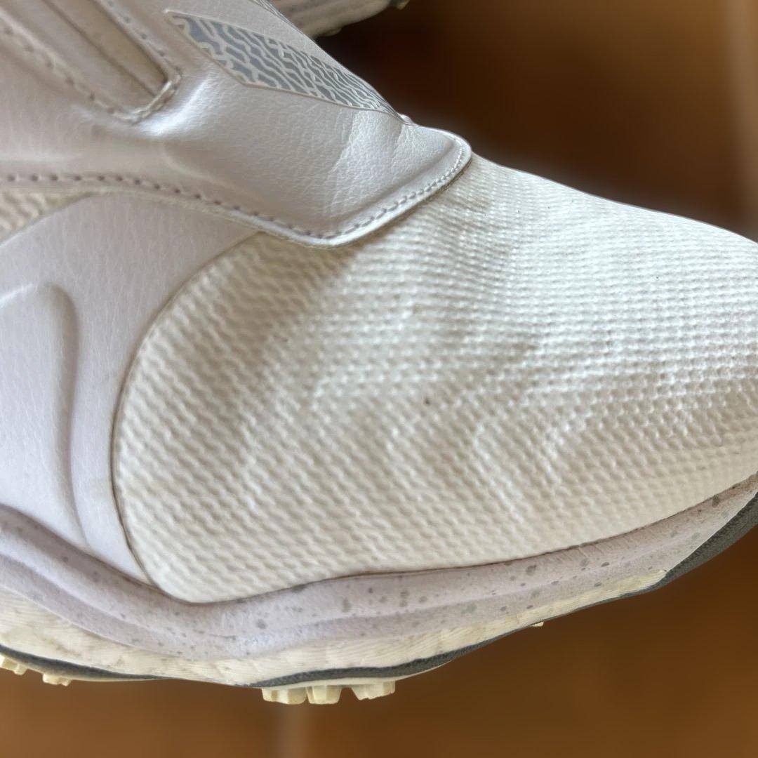 美品 ボア ゴルフシューズ boost 人気 カチカチ 2回使用 早い者勝ち‼️