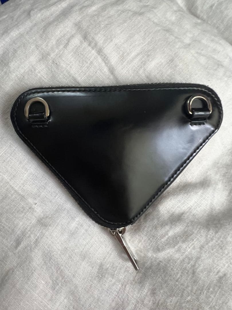 【極美品】PRADA 三角形ケース ブラック　ショルダーバッグ　ポーチ