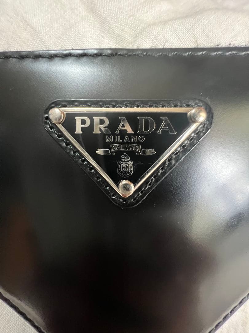 【極美品】PRADA 三角形ケース ブラック　ショルダーバッグ　ポーチ