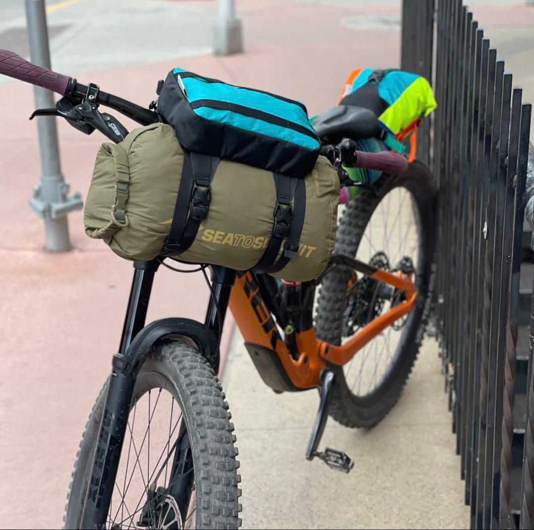 OVEJA NEGRA フロントエンドローダー ドライバッグマウント - メルカリ