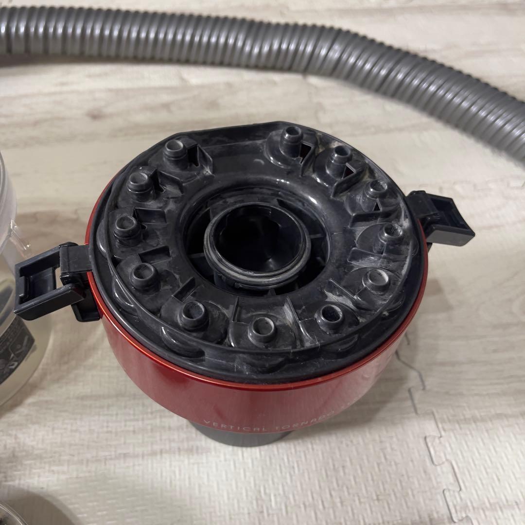 【美品】東芝 トルネオV VC-YG610M サイクロン掃除機 レッド 軽量