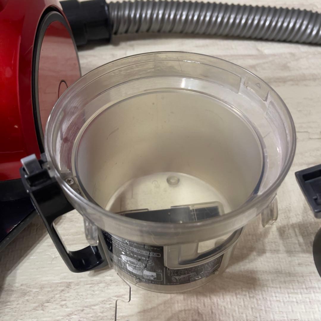 【美品】東芝 トルネオV VC-YG610M サイクロン掃除機 レッド 軽量