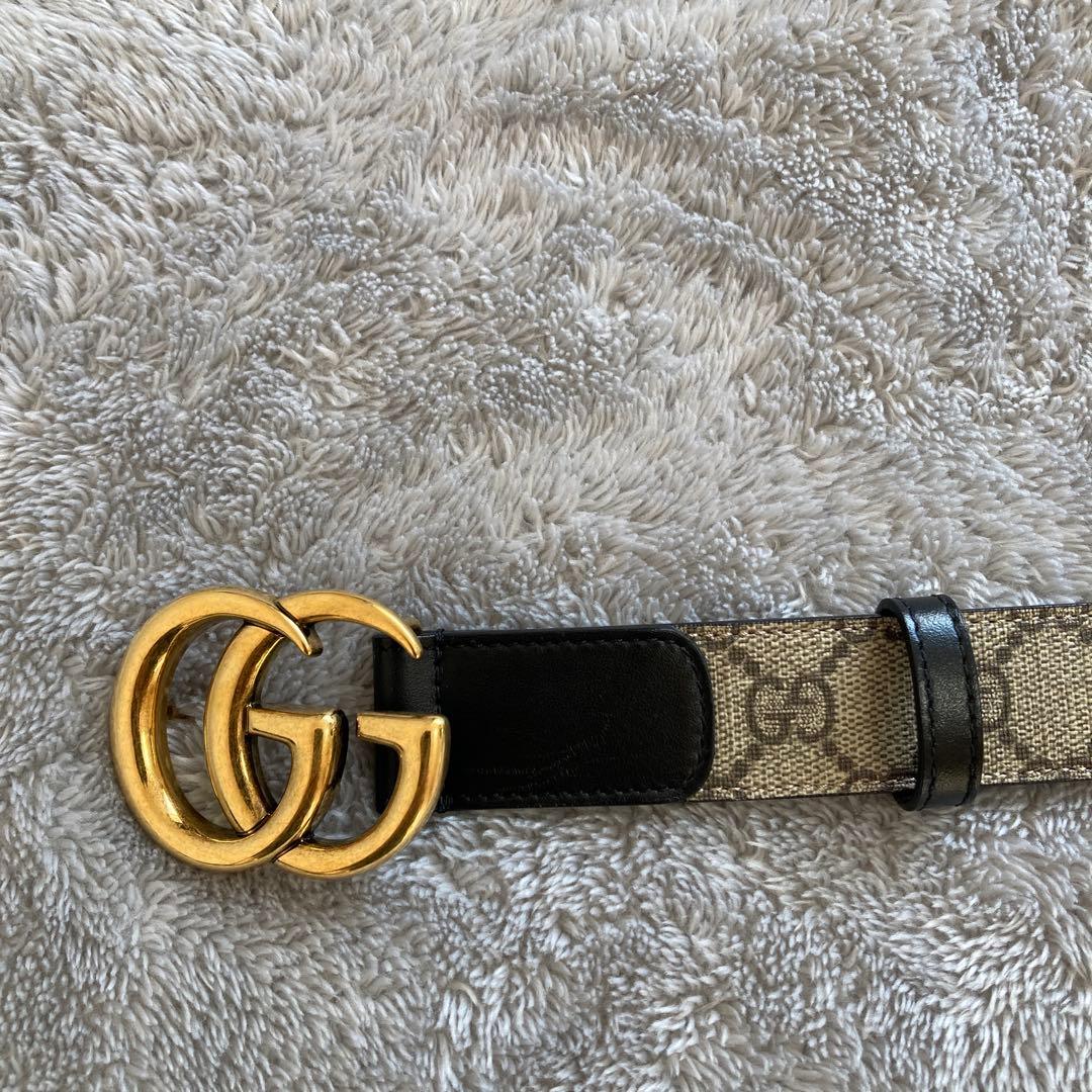 Gucci GGロゴバックル ベルト ゴールド/ブラック　そら