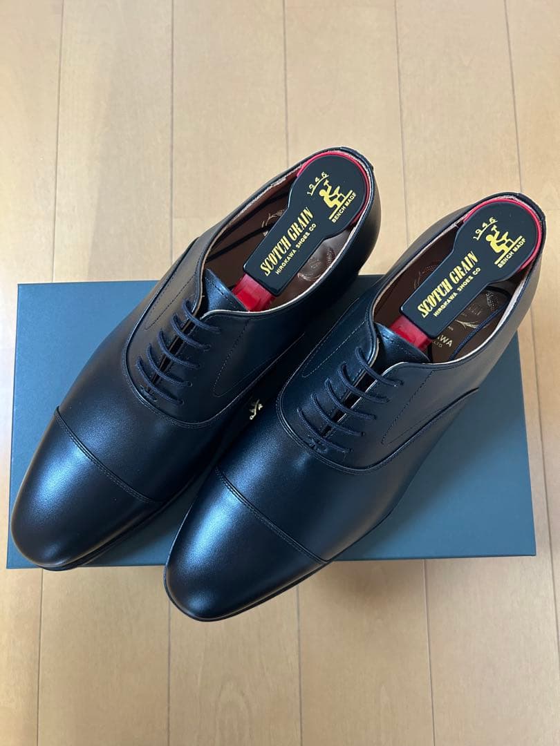 まる　新品未使用　スコッチグレイン　シャインオアレイン　24.5Ｅ　黒色