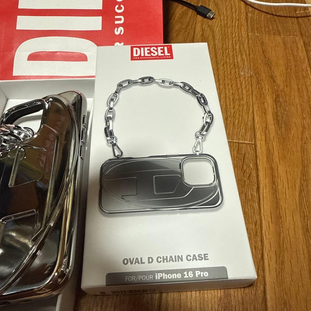 iPhoneアクセサリー DIESEL OVAL D CHAIN CASE iPhone 16 Pro