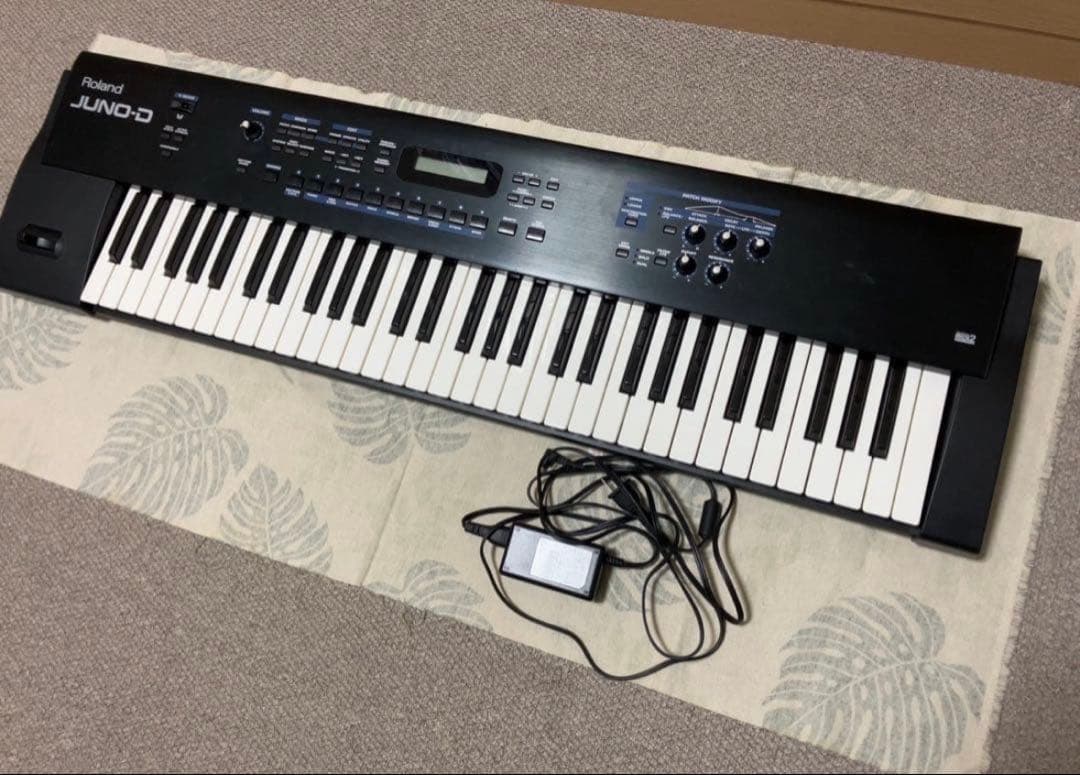 ROLAND JUNO-D シンセサイザー　61鍵