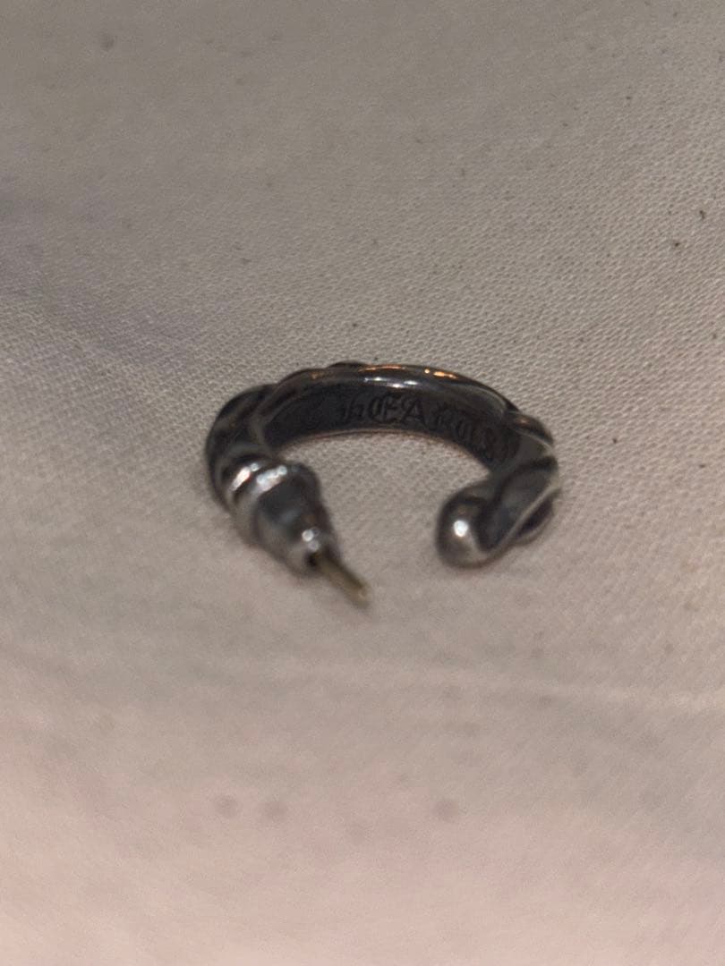 クロムハーツ スクロールフープピアス(片耳)