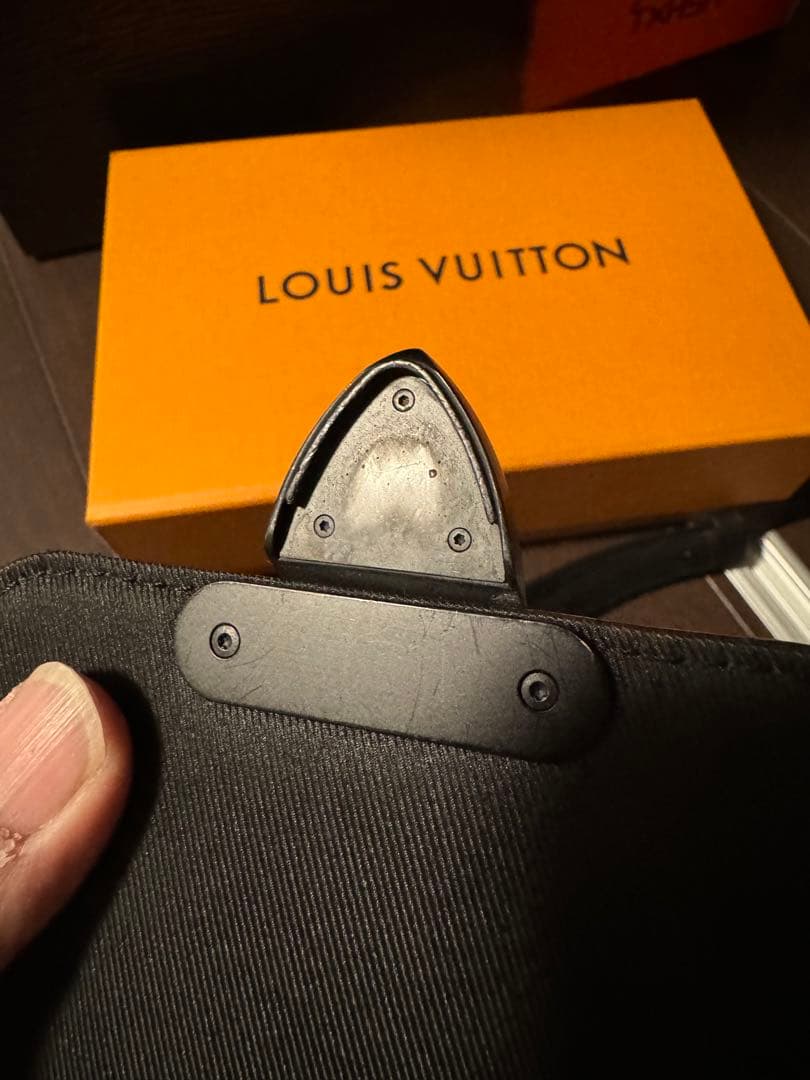 LOUIS VUITTON M81924 ショルダーバッグ　メンズ