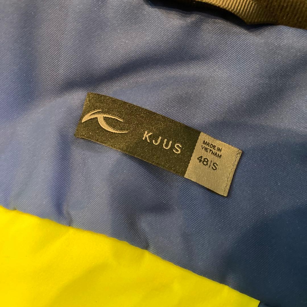 KJUS スキーウェア48 ホワイト/ブルー/イエロー　上衣のみ