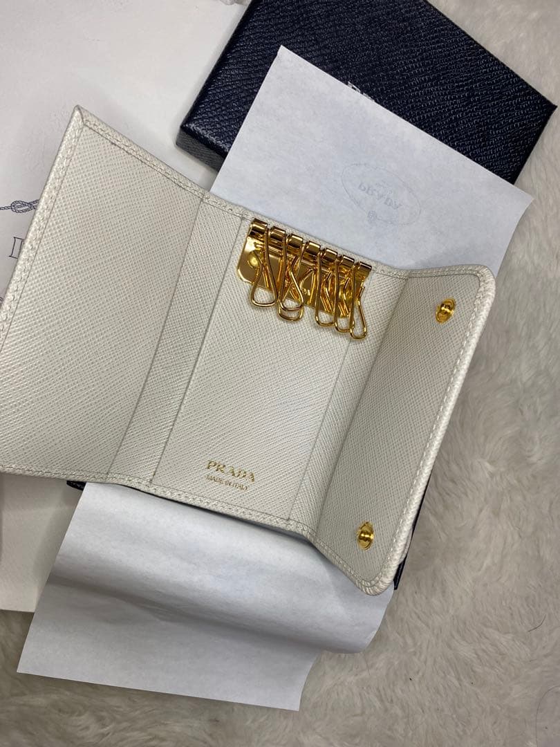 ⭐︎PRADA ホワイト　キーケース⭐︎