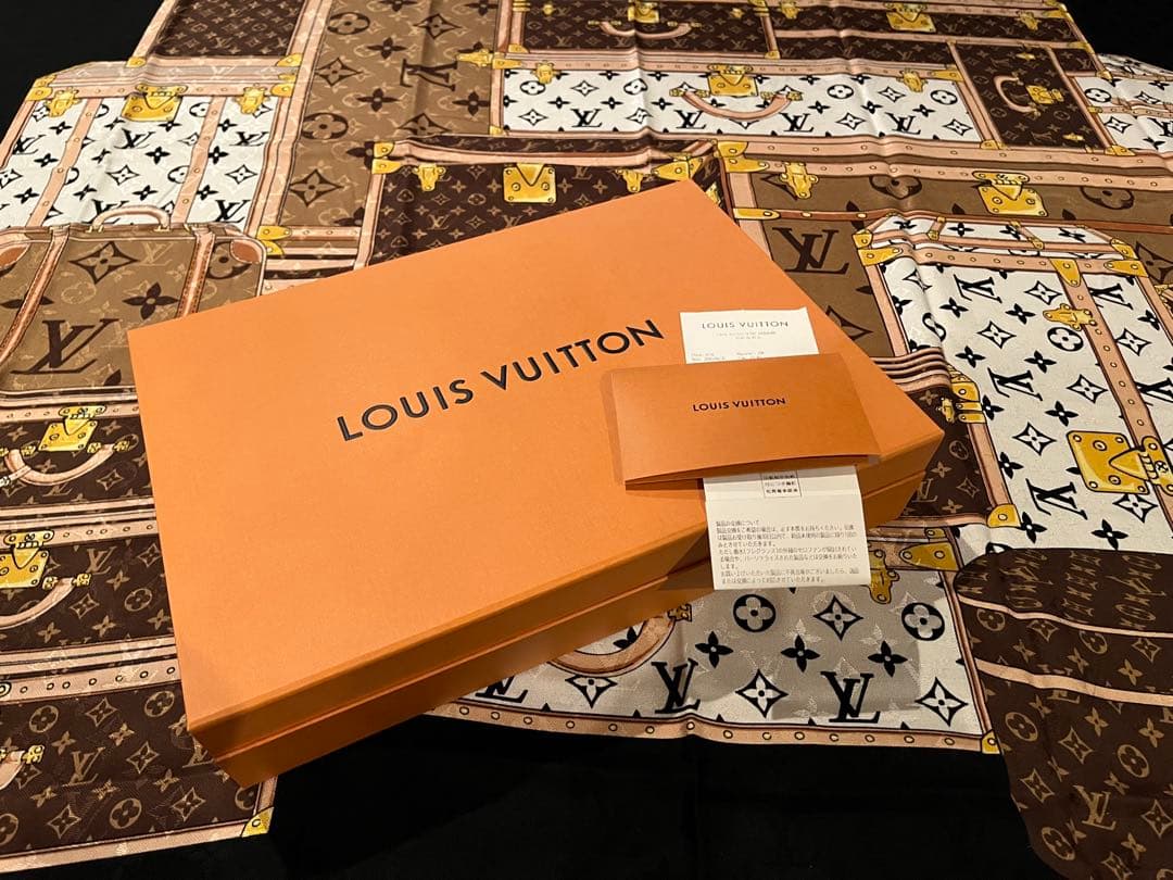 【最終値下げ】ルイ・ヴィトン 大判ショール　（モノグラム　レッツゴー黒）