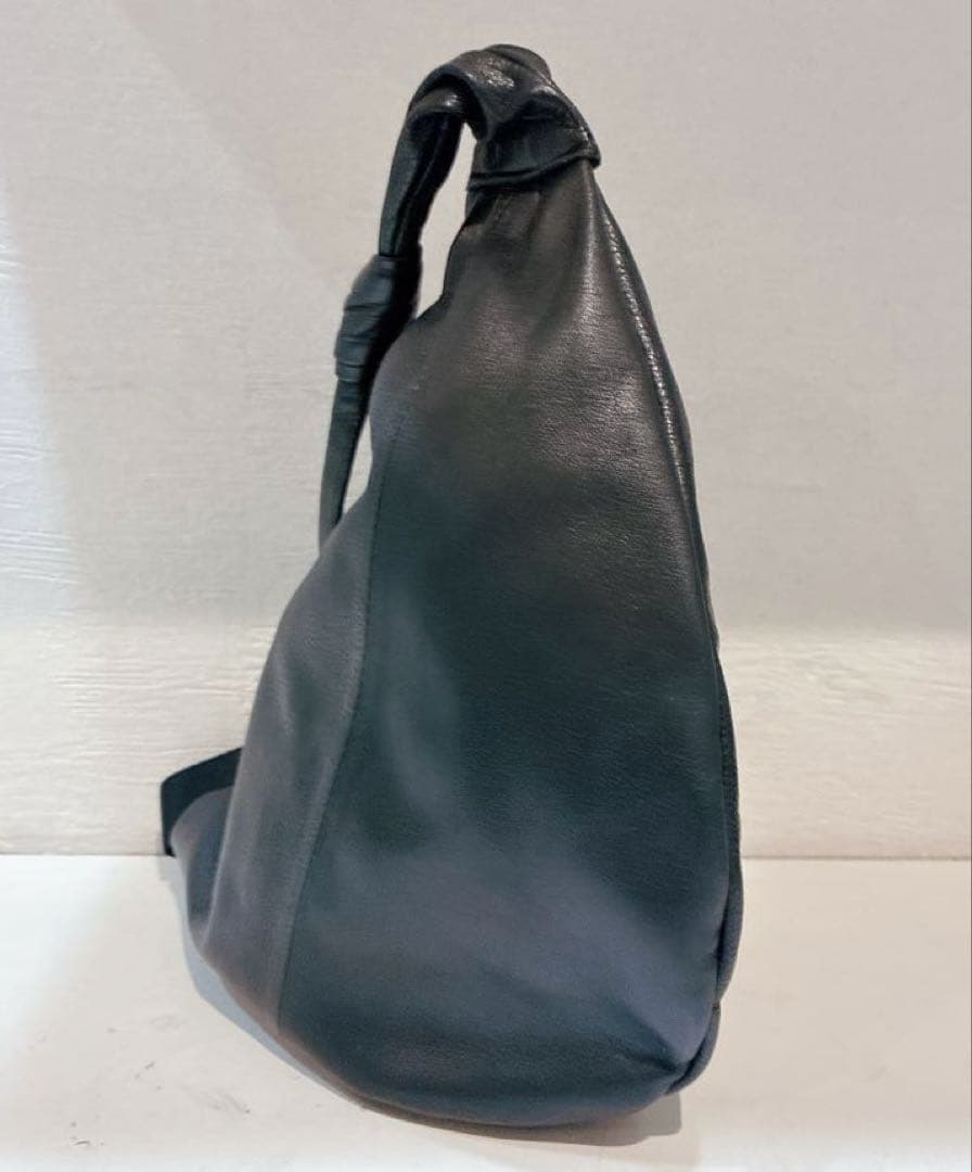 【美品】POMTATA カウレザー ボディバッグ CANDY BODY BAG