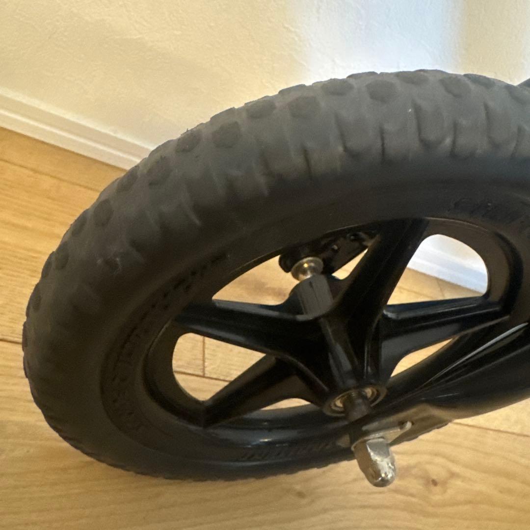 STRIDER バランスバイクとヘルメットセット