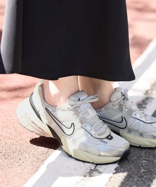 【ほぼ新品】23.5cm Nike WMNS V2K Run グレー スニーカー