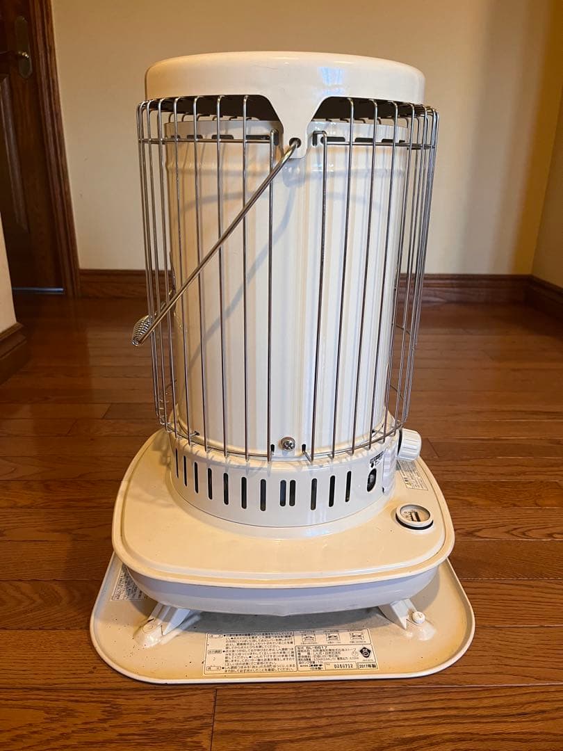 美品！だるまストーブ 灯油ストーブ 3000円の五徳付き 円筒形 ホワイト