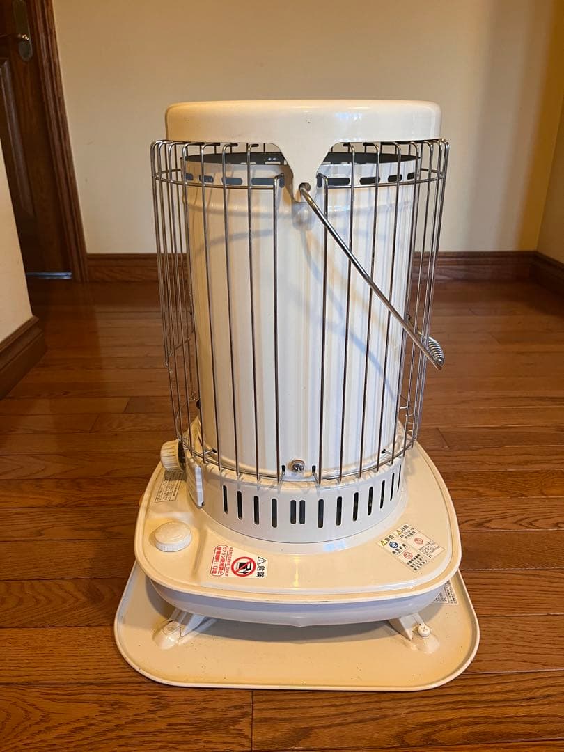 美品！だるまストーブ 灯油ストーブ 3000円の五徳付き 円筒形 ホワイト