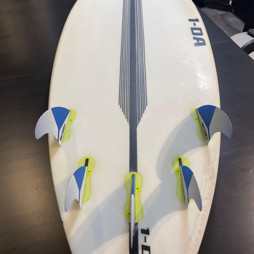 5.7 サーフボード 浮力有 1-DA 5フィンでバリバリ動く