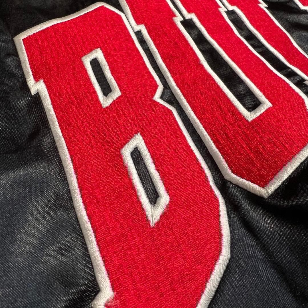 【美品】NBA シカゴ・ブルズ スタジアムジャンパー スタジャン 刺繍 M