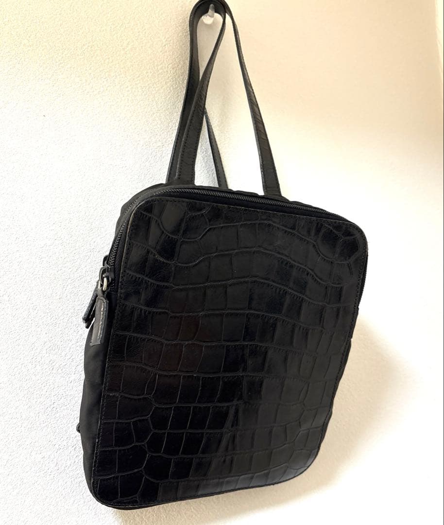 希少プラダ⭐︎ミニリュック⭐︎バックパック⭐︎三角プレート⭐︎クロコ⭐︎型押し