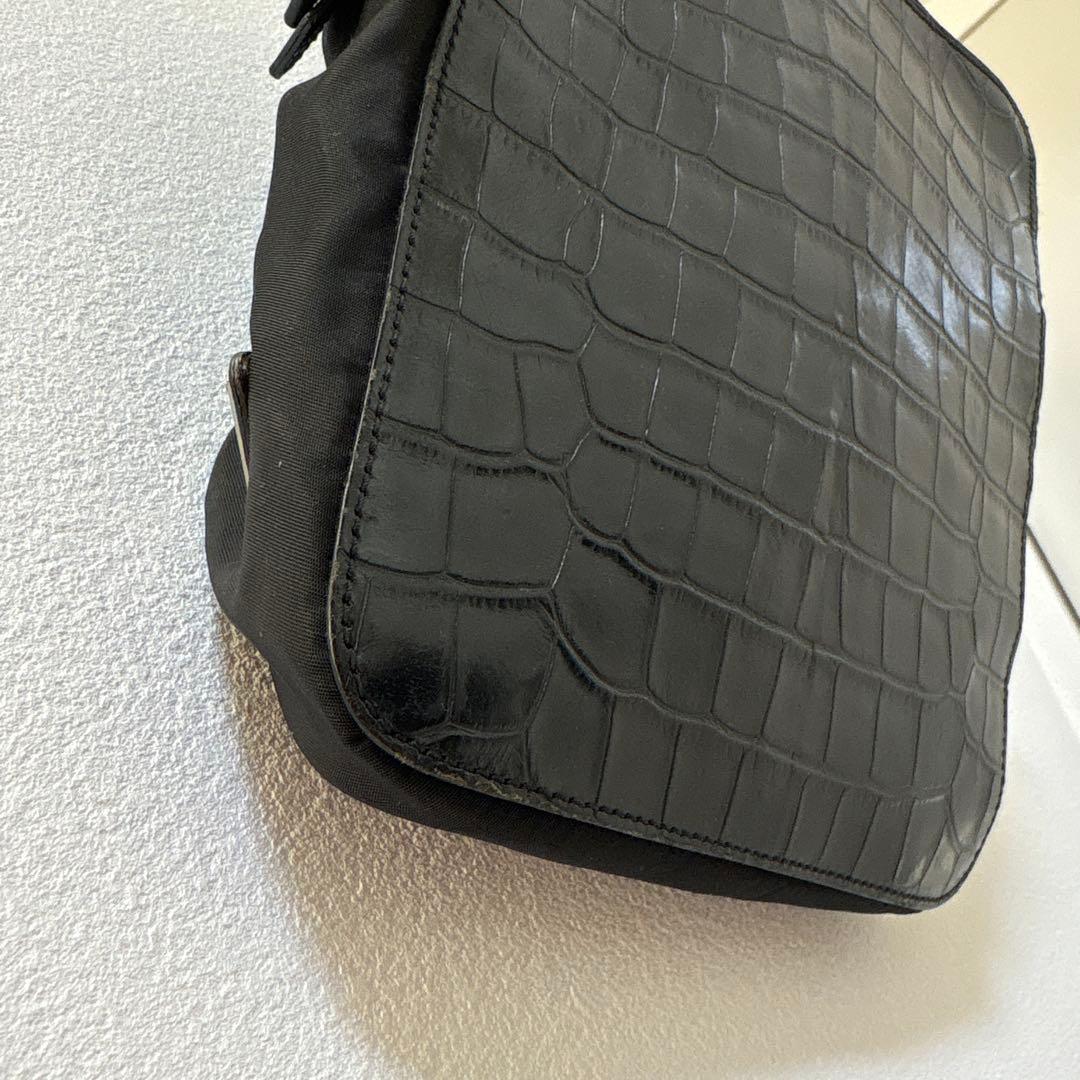 希少プラダ⭐︎ミニリュック⭐︎バックパック⭐︎三角プレート⭐︎クロコ⭐︎型押し