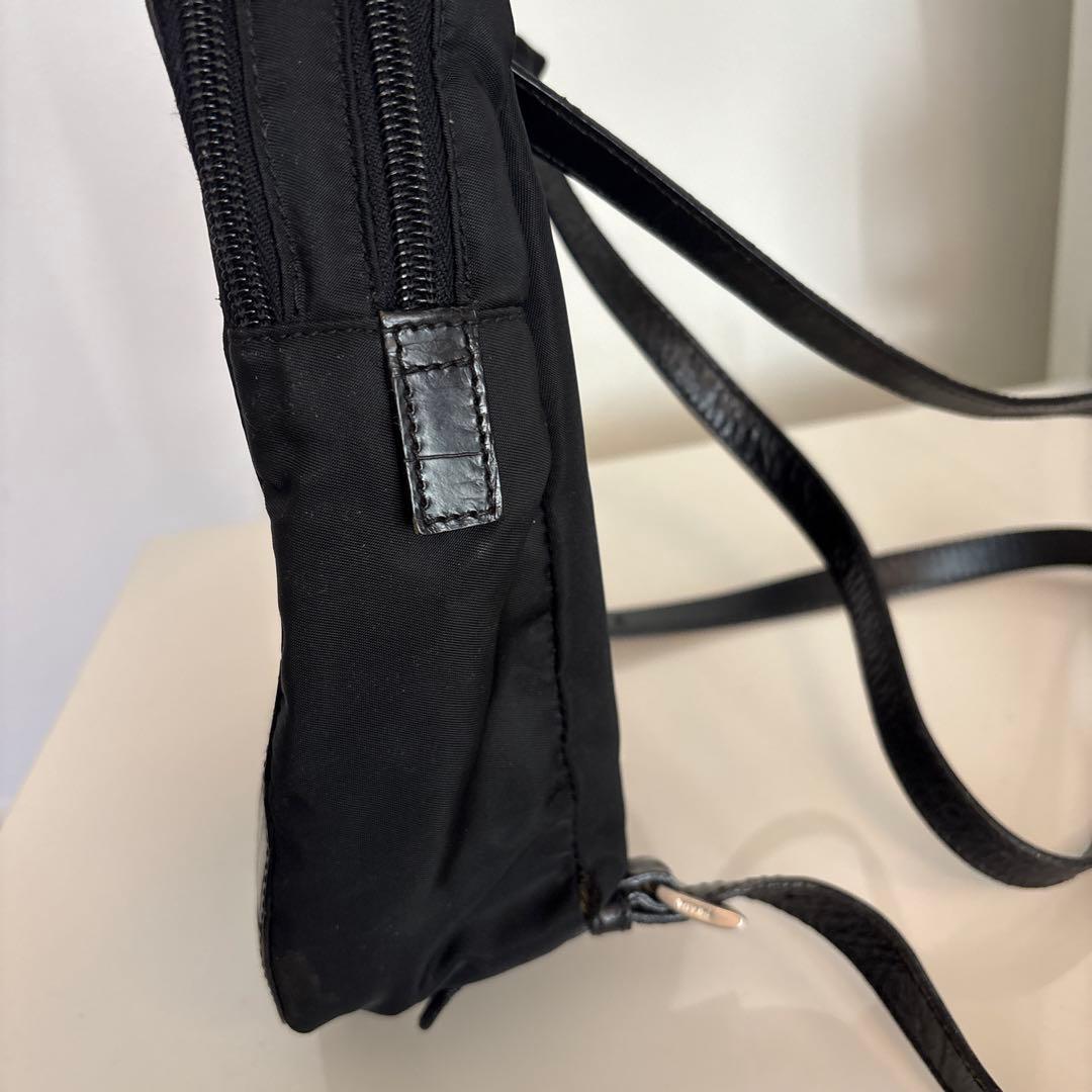 希少プラダ⭐︎ミニリュック⭐︎バックパック⭐︎三角プレート⭐︎クロコ⭐︎型押し