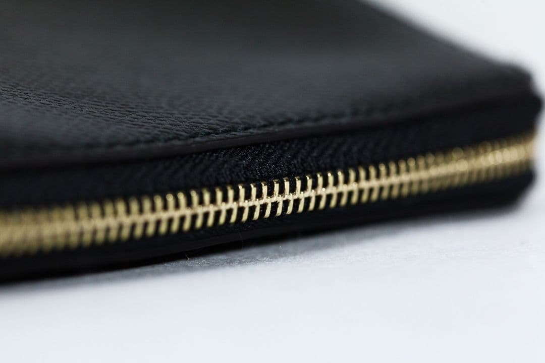 新品未使用品 FURLA ブラックレザーポーチ 保存袋付き